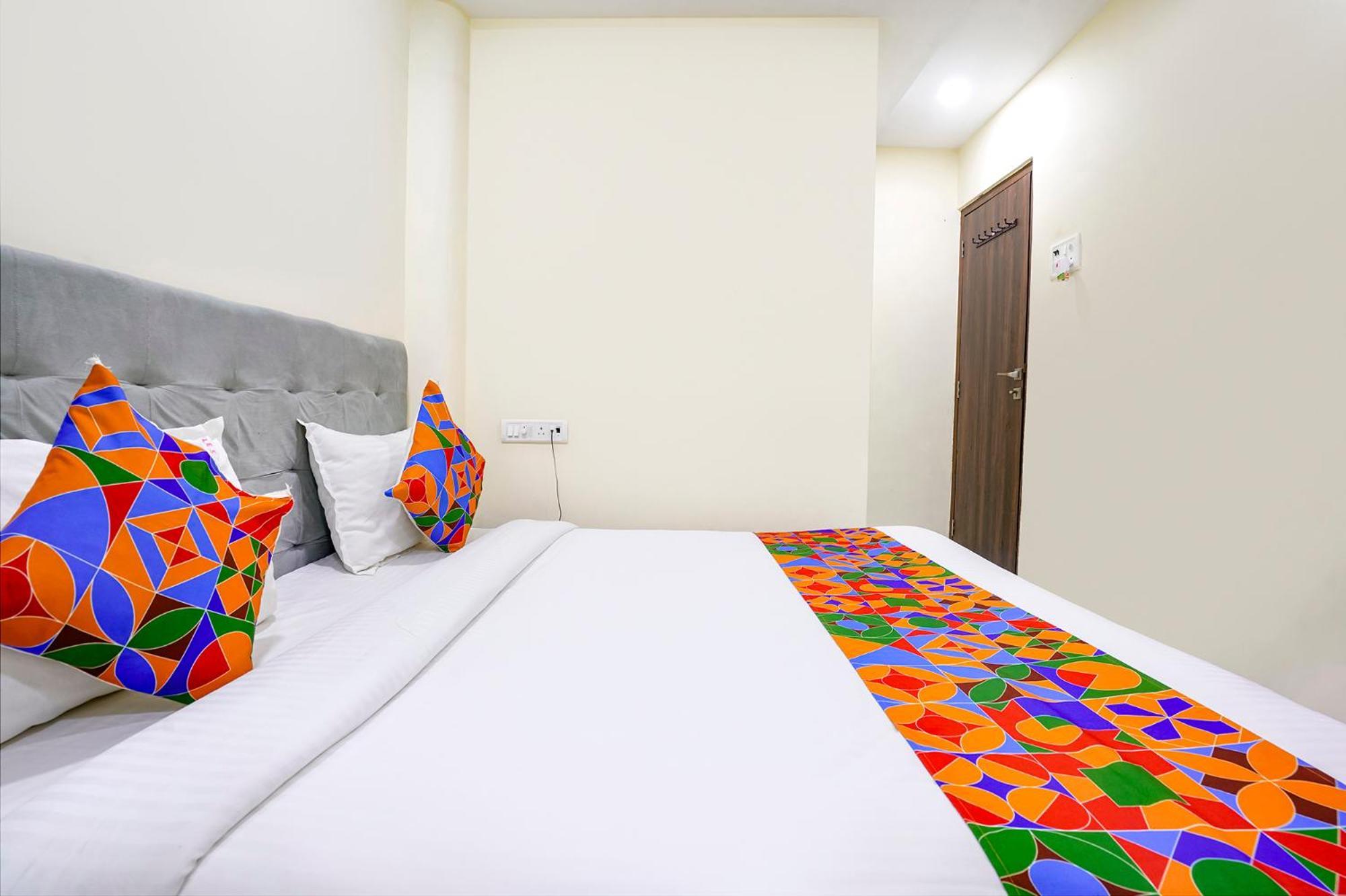 Fabhotel Lexus5 - Nr Janki Devi High School Hotel