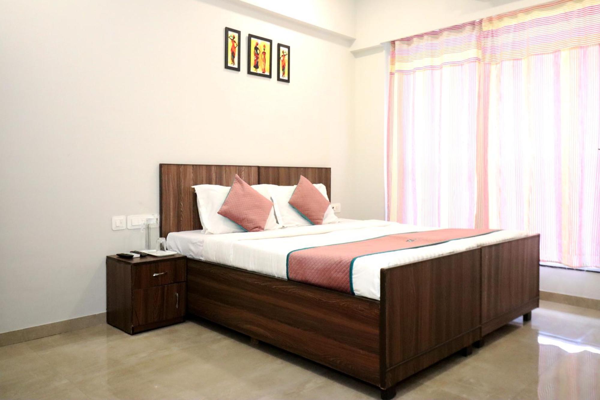 Pinaki Comfort Stay, Parle Apartment *