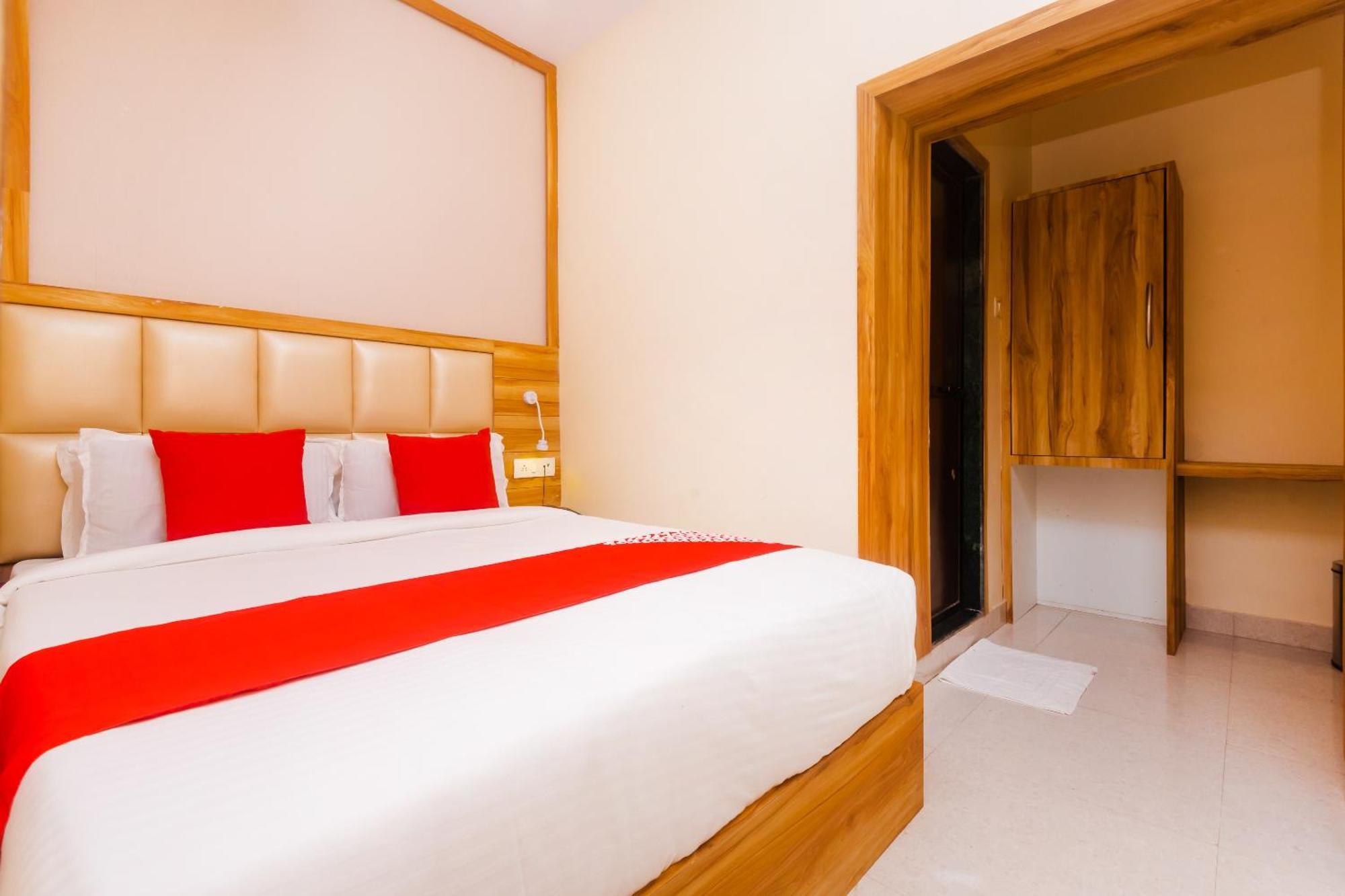 Hotel Sun Near Saifee Hospital And Hn Reliance 3*