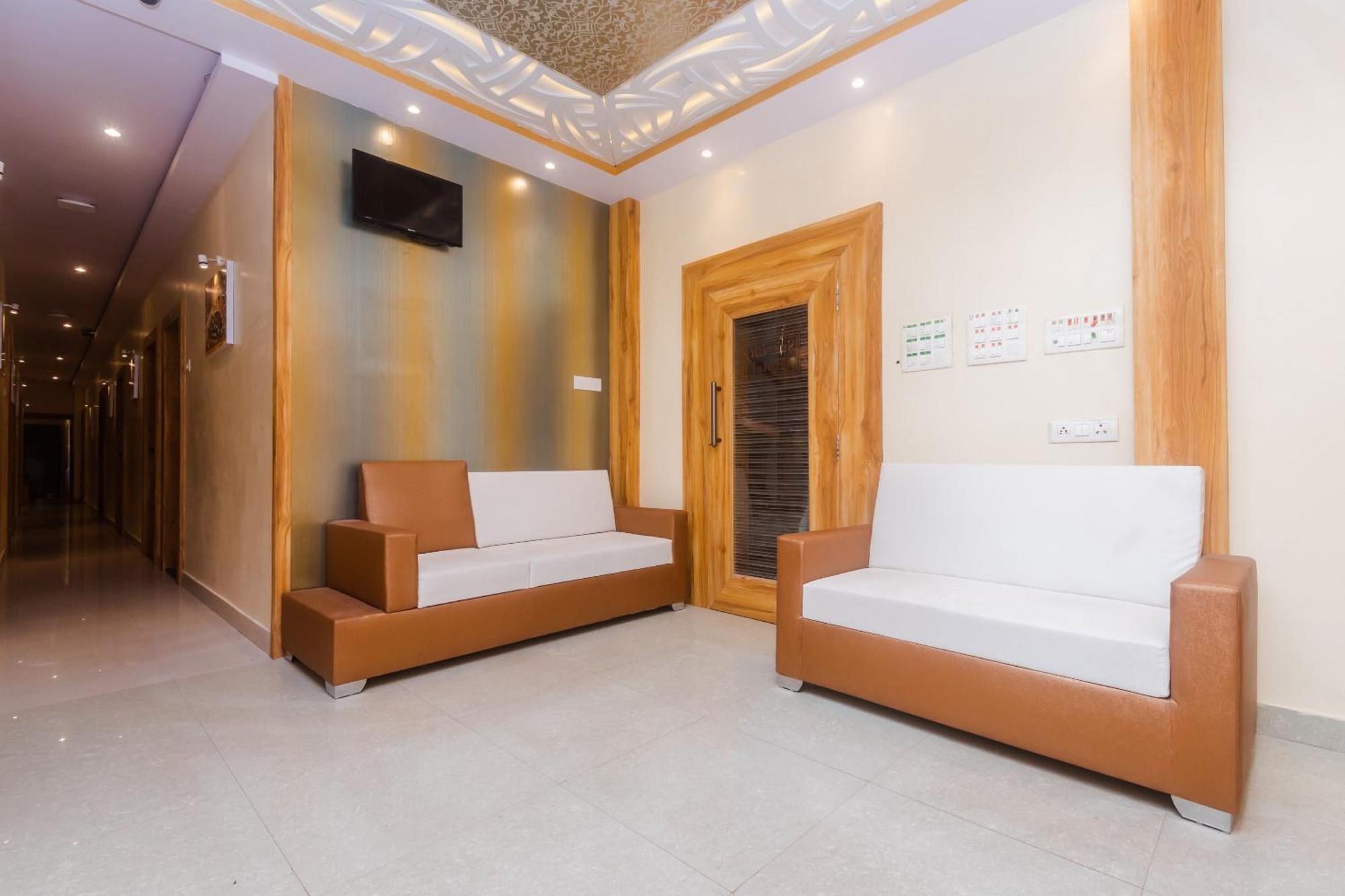 Sun Near Saifee Hospital And Hn Reliance Hotel 3*