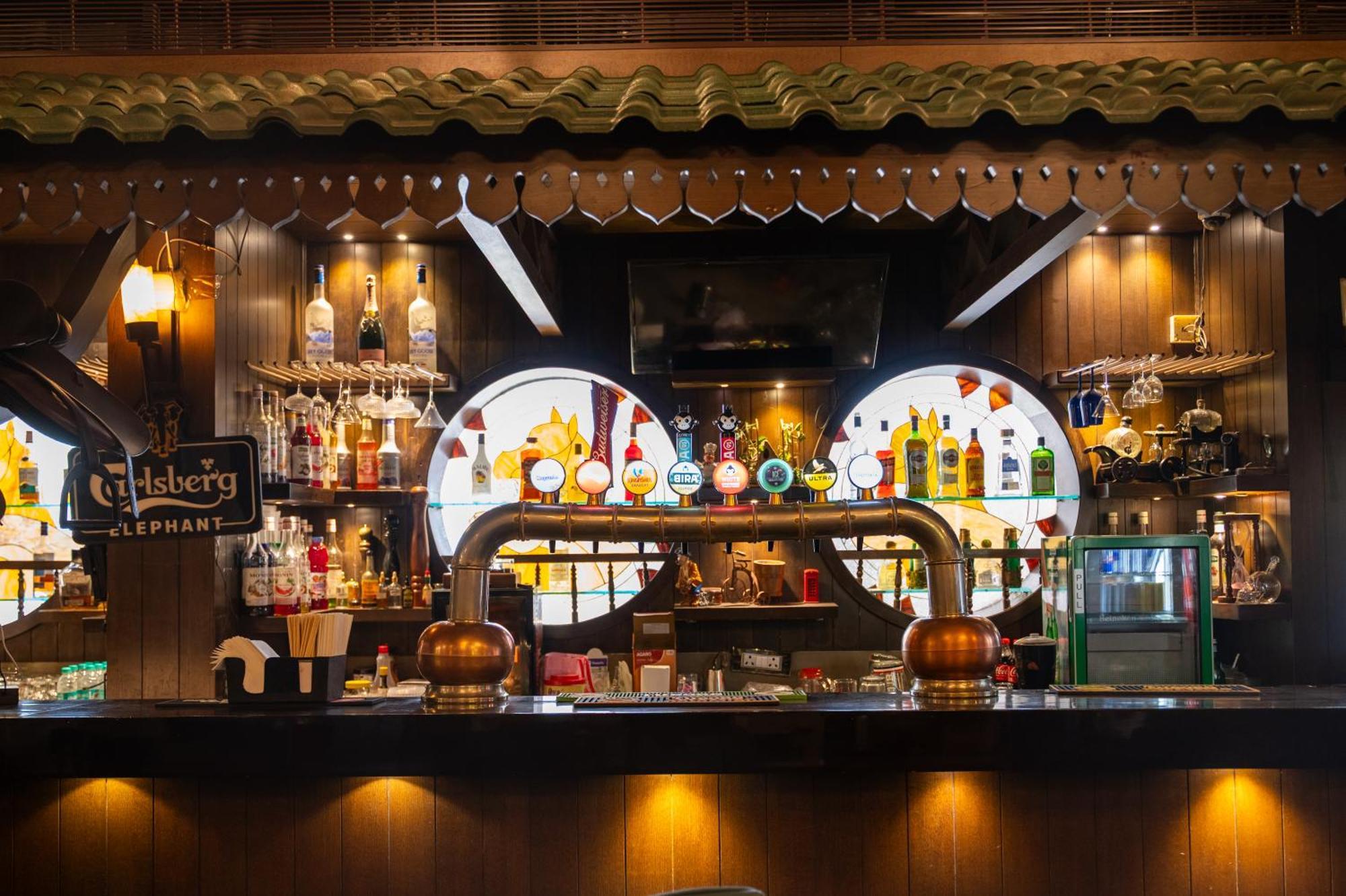 Peninsula Redpine Mumbai