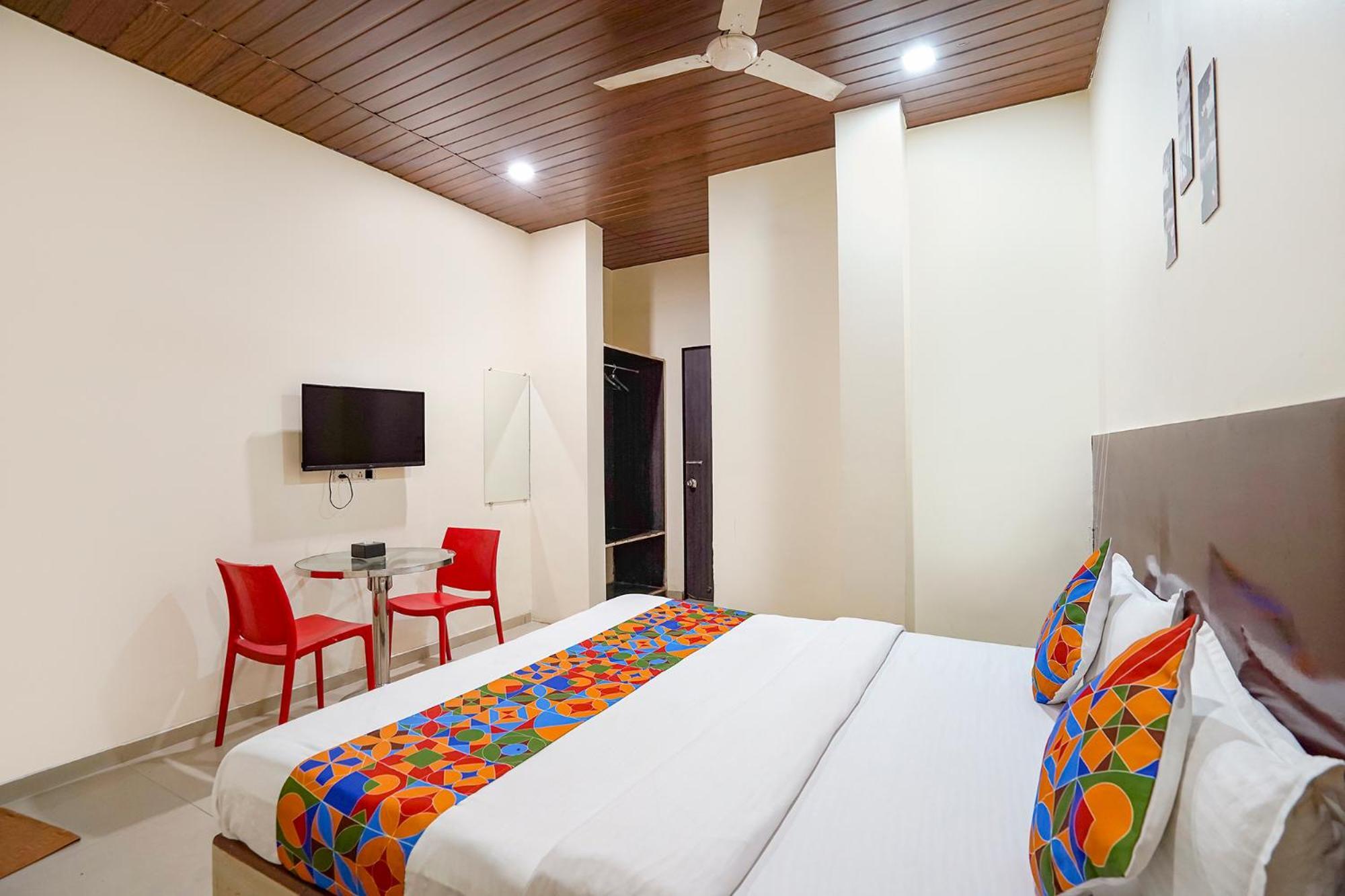 Fabhotel Kailash Park Mumbai