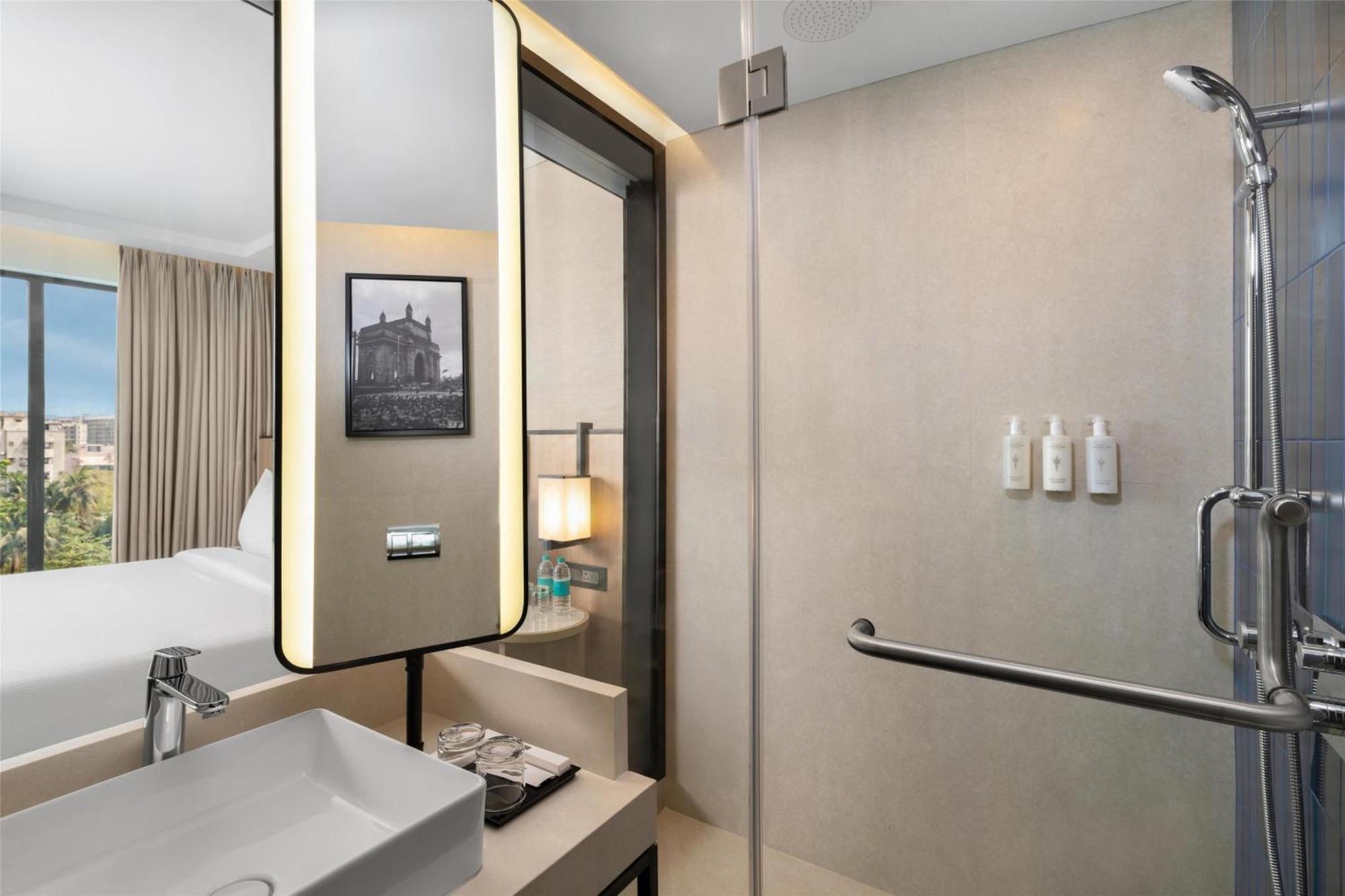 Hilton Garden International Airport 4*