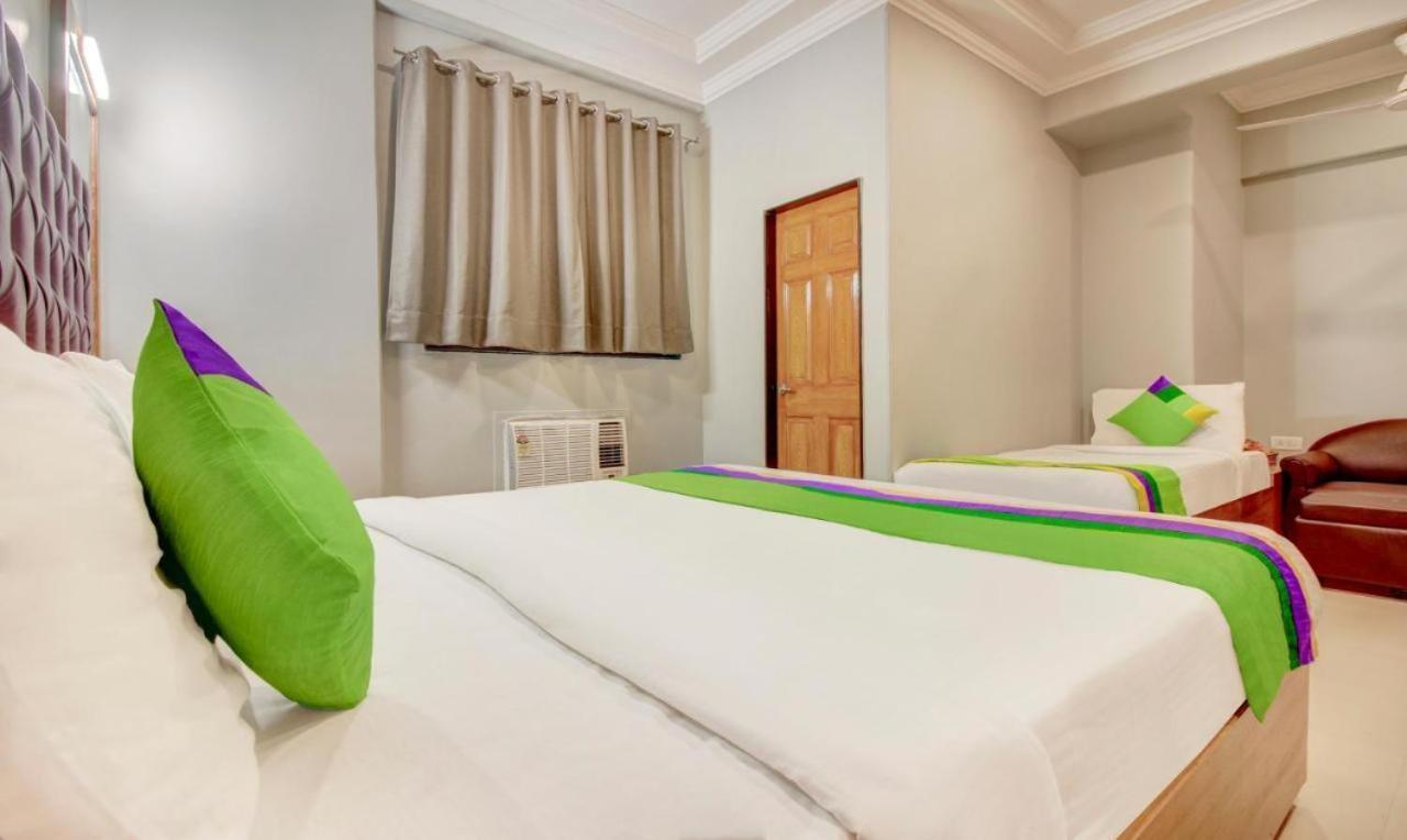 Hotel Fabhotel Cruz Royale