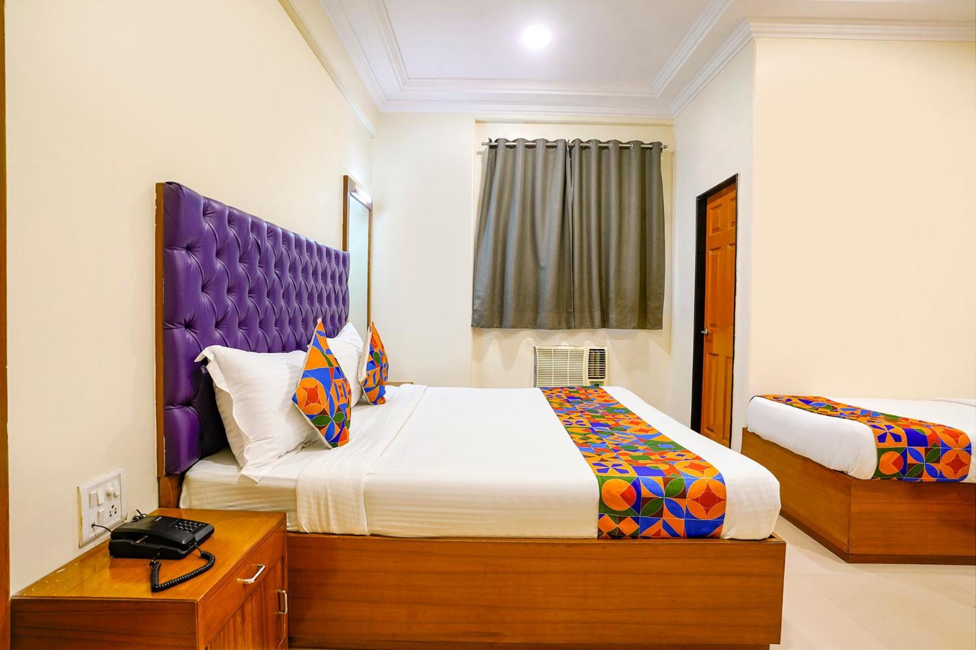 Fabhotel Cruz Royale