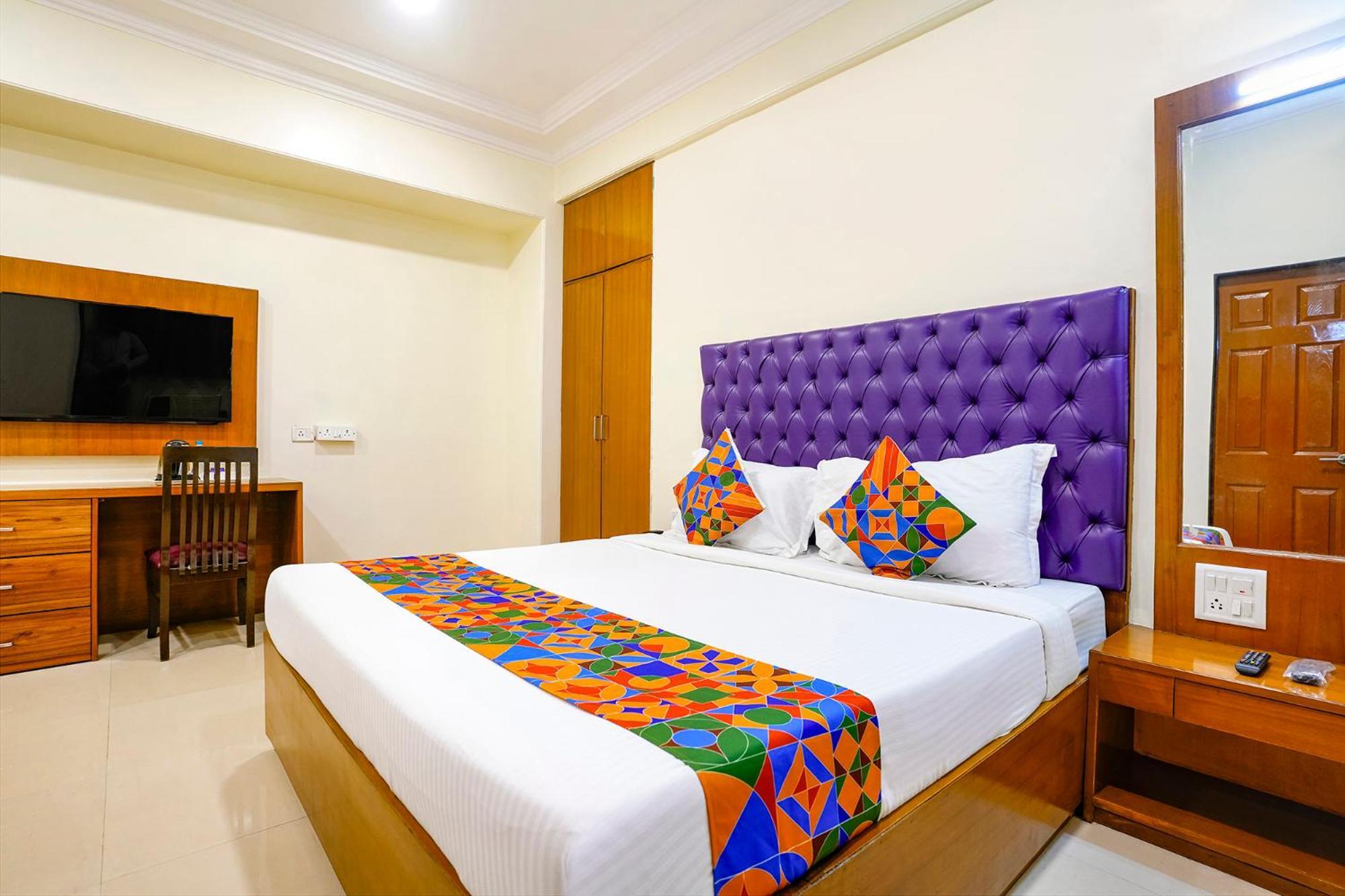 Fabhotel Cruz Royale Mumbai