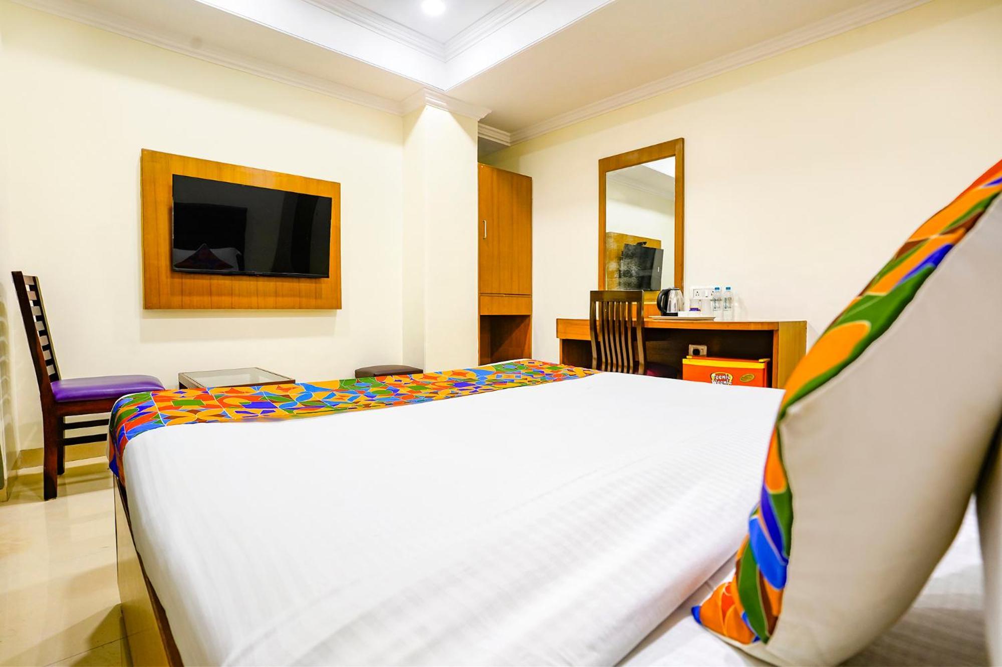 Fabhotel Cruz Royale 3*