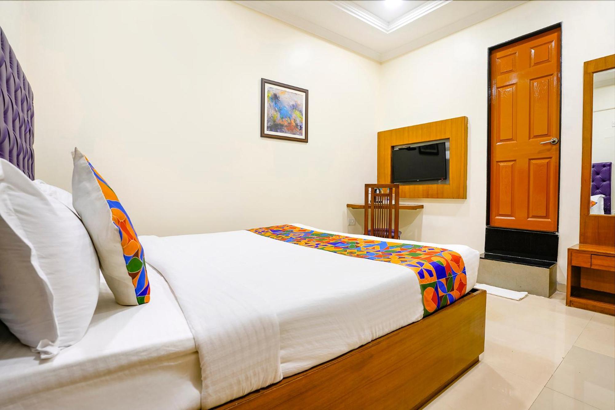 Fabhotel Cruz Royale Hotel Mumbai