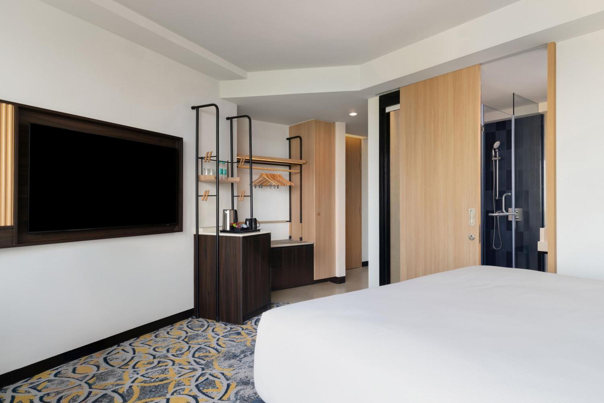 Hilton Garden International Airport Hotel 4*