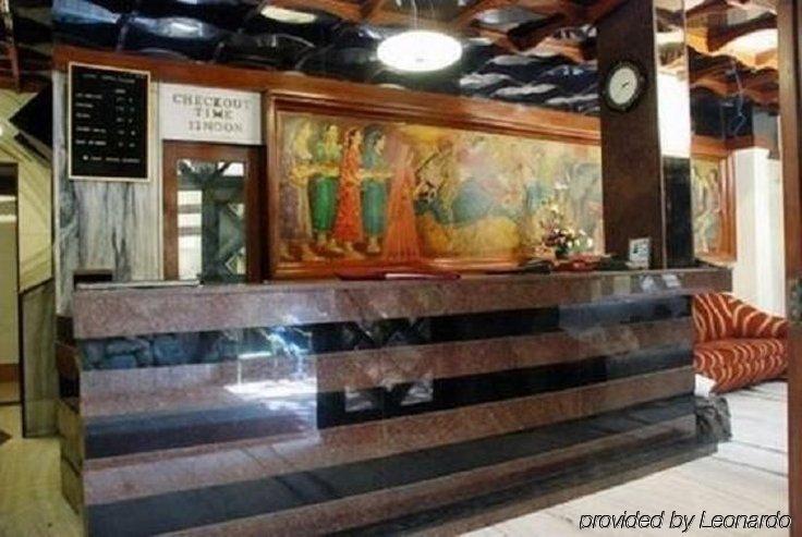 Metro Palace 3*