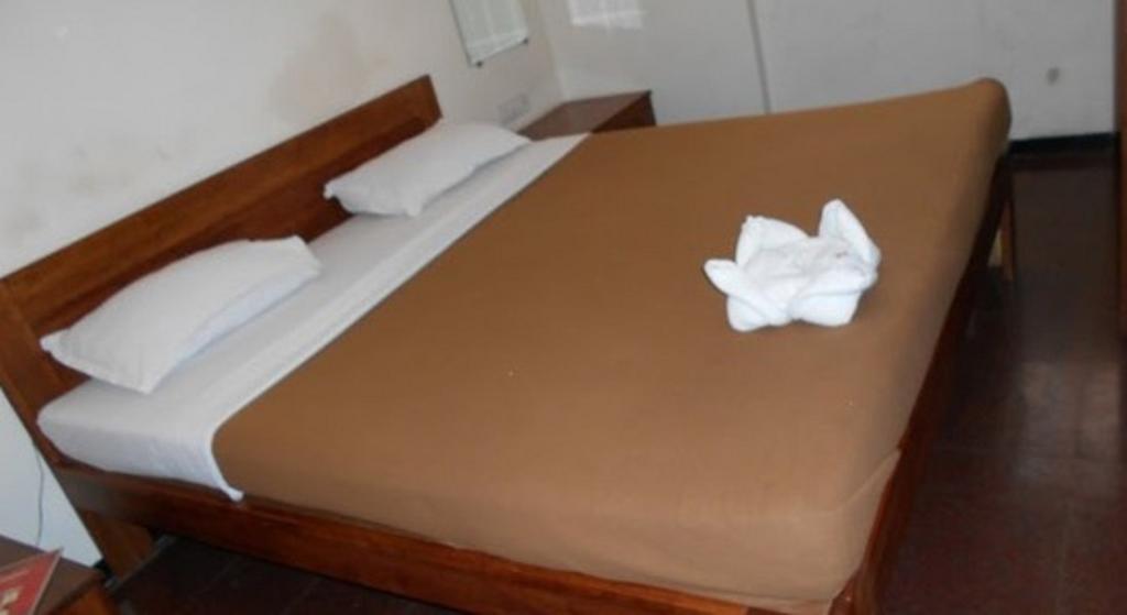 Q Deck Hotel