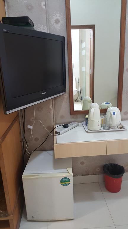 Hotel Bentley Marine Drive 2*