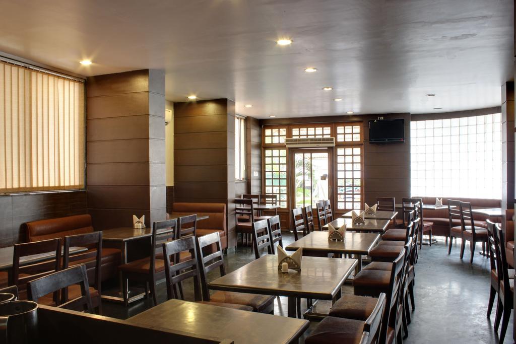 Hotel Lucky Goregaon