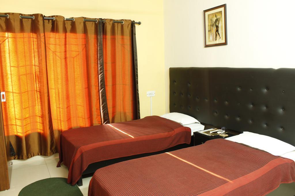 Laurent & Benon Luxury Service Apartment - Bandra Mumbai