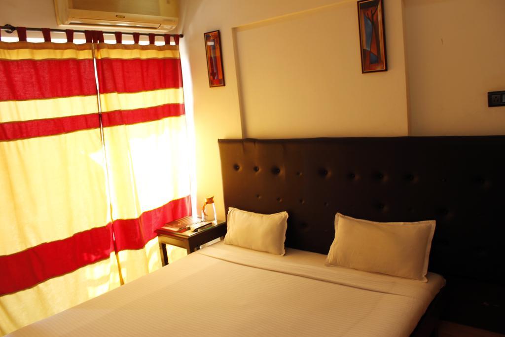 Laurent & Benon Luxury Service Apartment - Bandra Mumbai