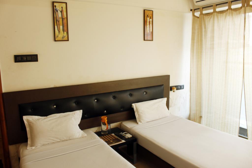 Laurent & Benon Luxury Service Apartment - Bandra