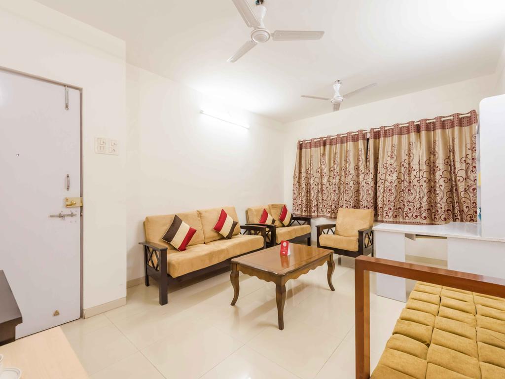 Apartment Oyo 4573 Near Bkc *