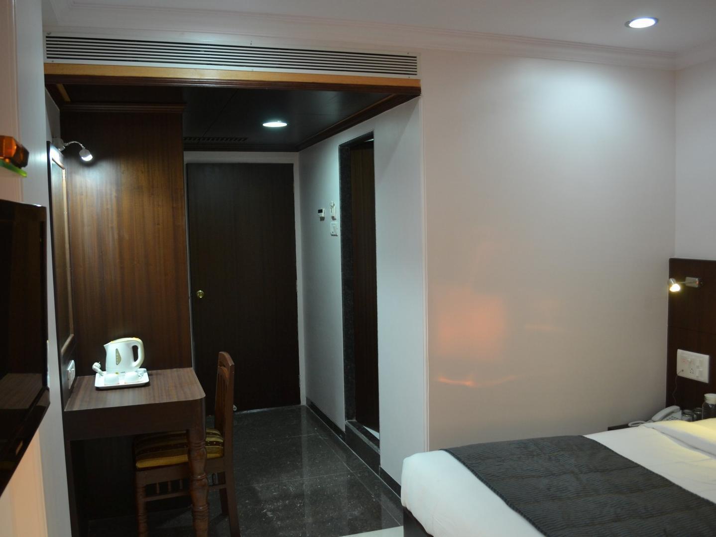 Hotel Fabhotel On Time Andheri East