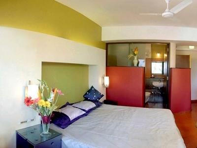 Hotel Oyo 19917 Golden Swan 3*
