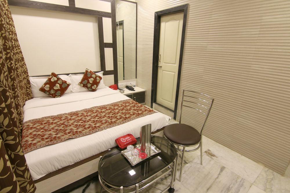 Oyo Andheri Station Hotel 3*