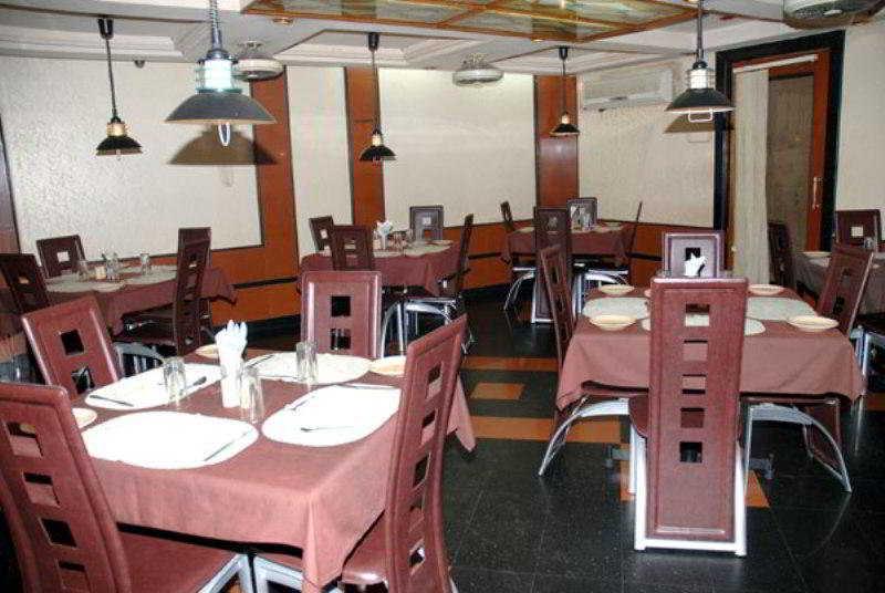Supreme - Cuffe Parade Hotel 3*