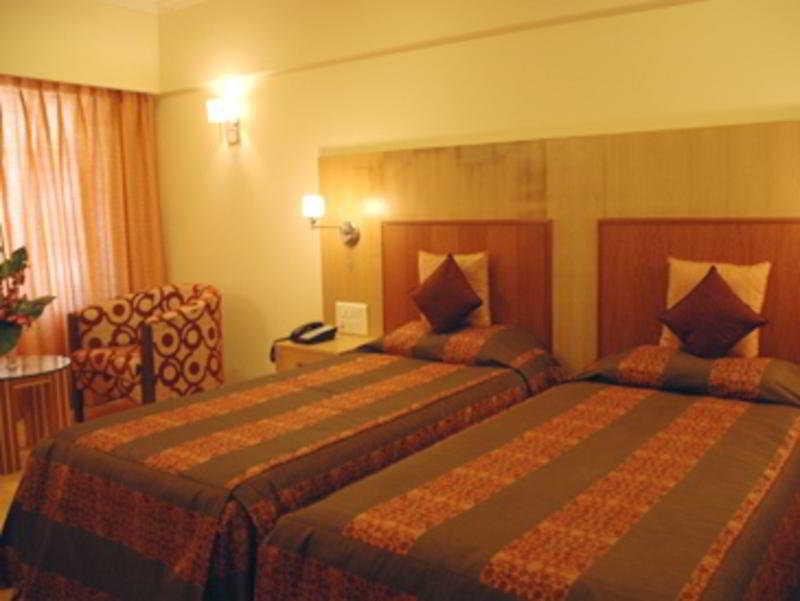 Juhu Plaza Hotel 3*