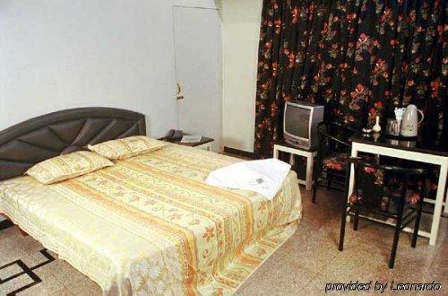 Metro International Hotel 3*