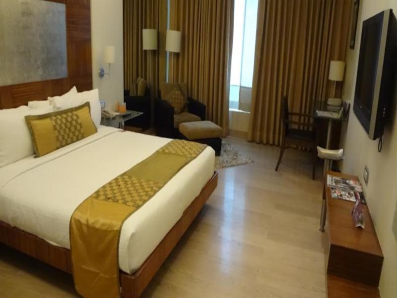 Mirage Hotel, International Airport Hotel 4*