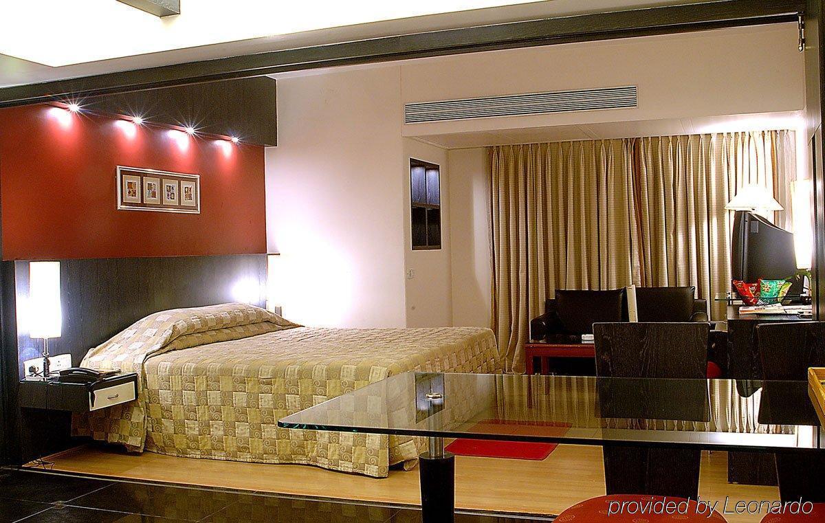 Ramee Guestline Khar 3*