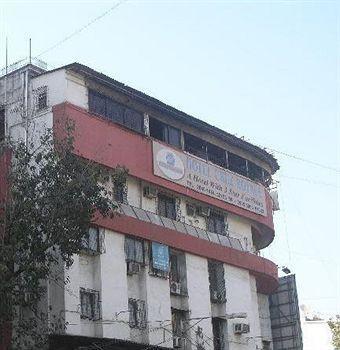 Treebo Cruz Royale Santacruz West 3*