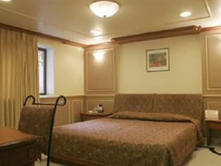 Diplomat, Colaba