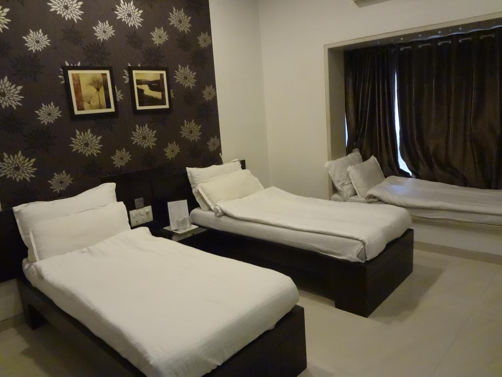 Causeway, Colaba *