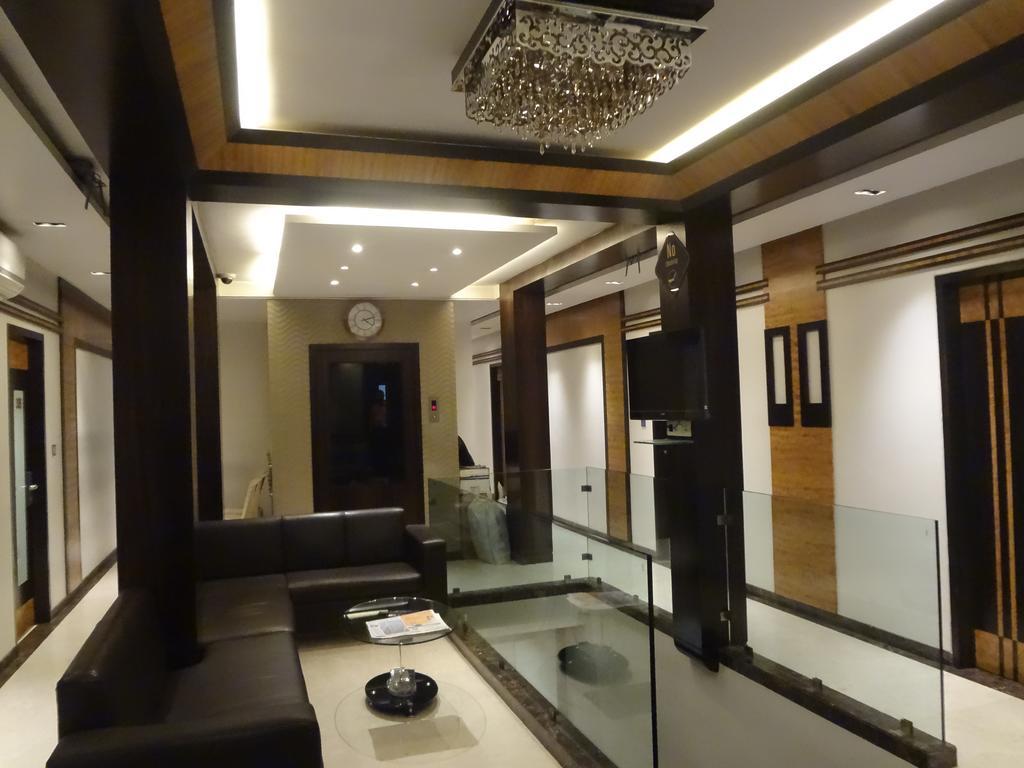 Causeway, Colaba *