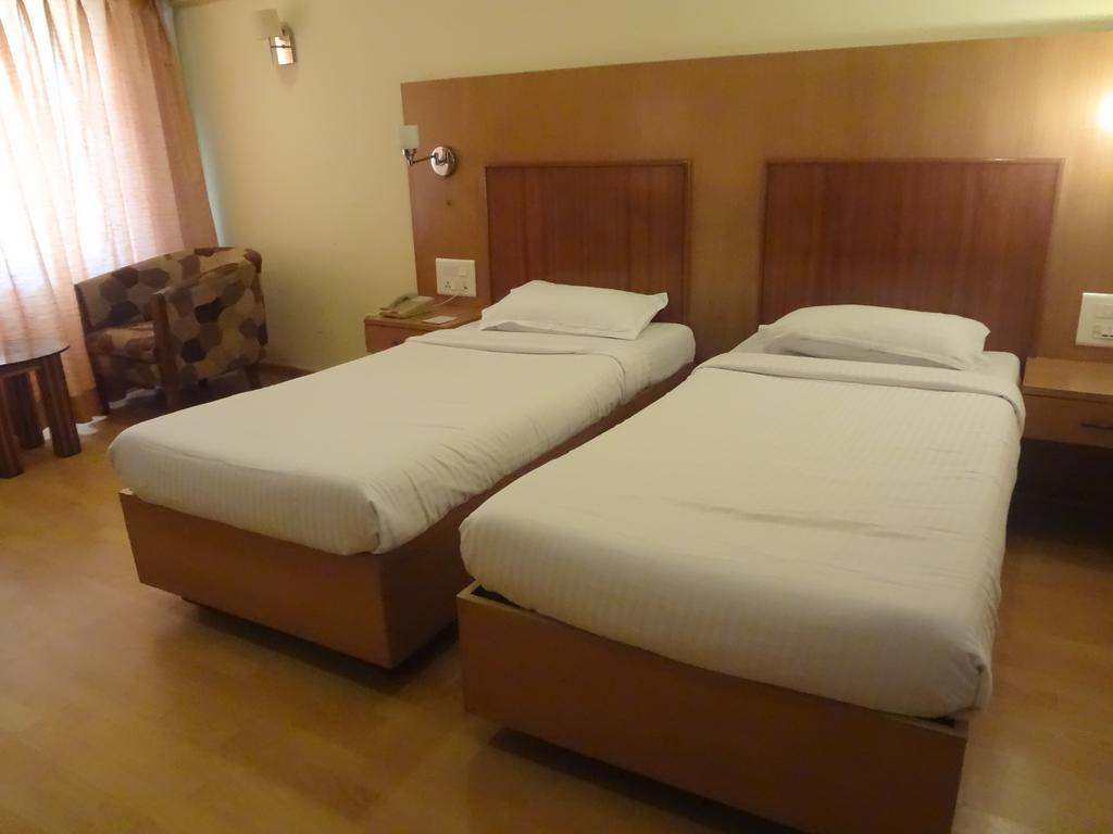 Hotel Juhu Plaza 3*