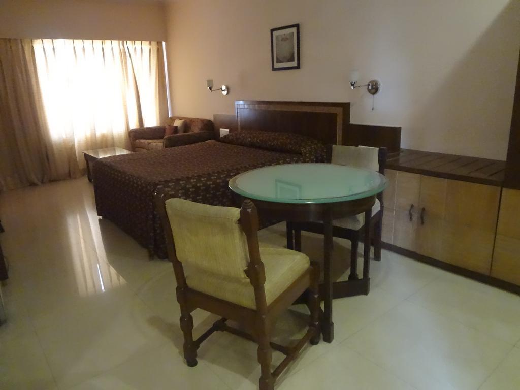 Juhu Plaza Hotel 3*