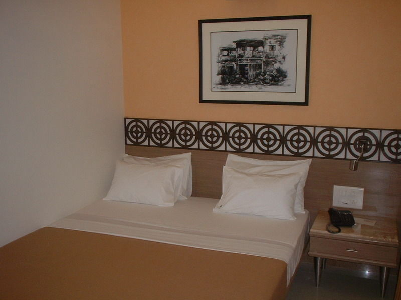 Unicontinental 2* Mumbai