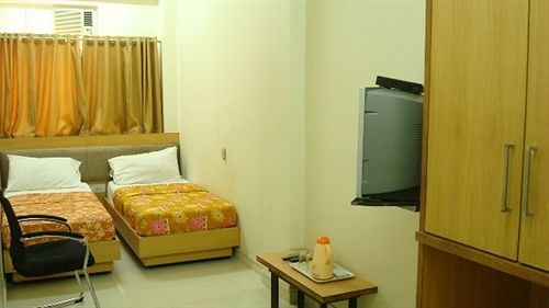 Hotel Bentley Marine Drive
