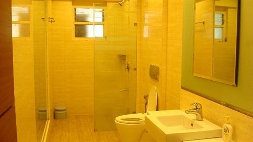 Hotel Bentley Marine Drive 2*