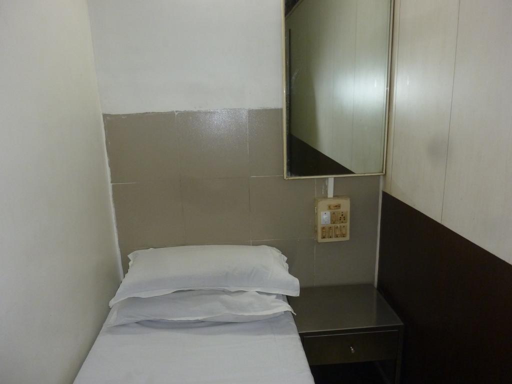 Yadgar 2* Mumbai