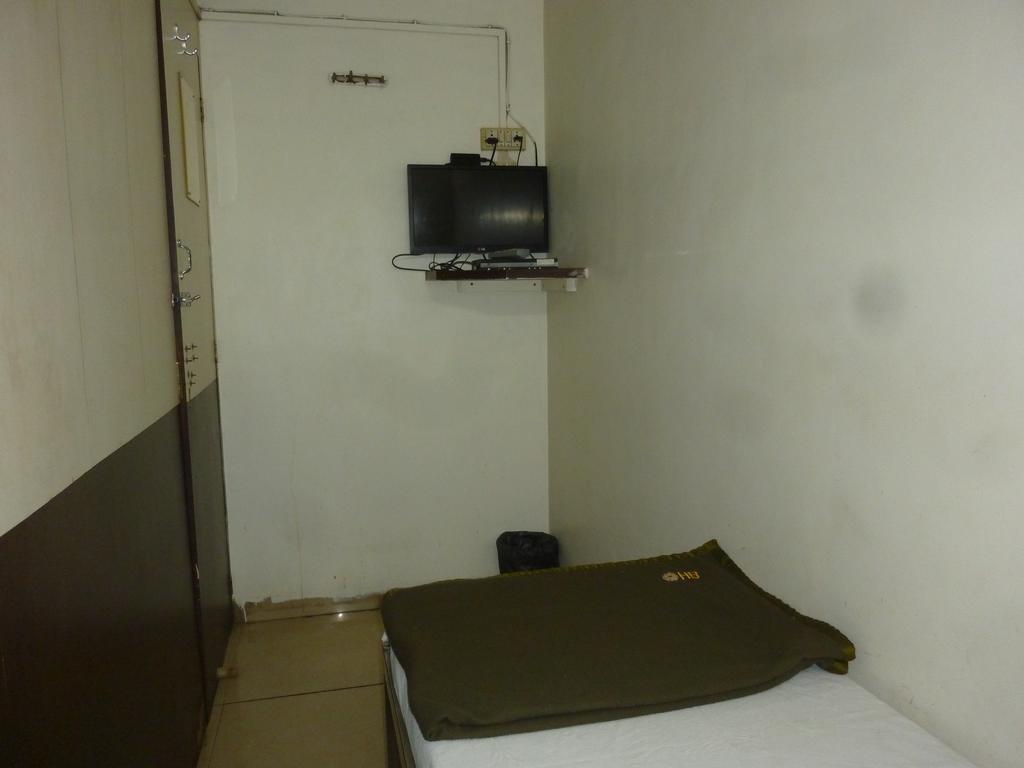 Guest house Yadgar 2*