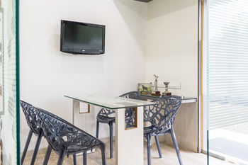 Treebo Seven Worli Hotel Mumbai