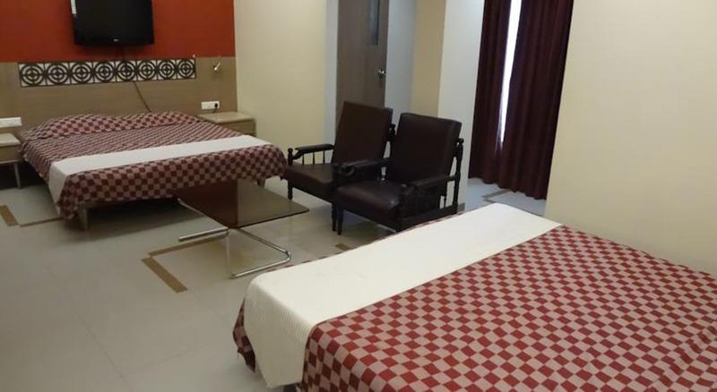 Unicontinental Hotel 2*