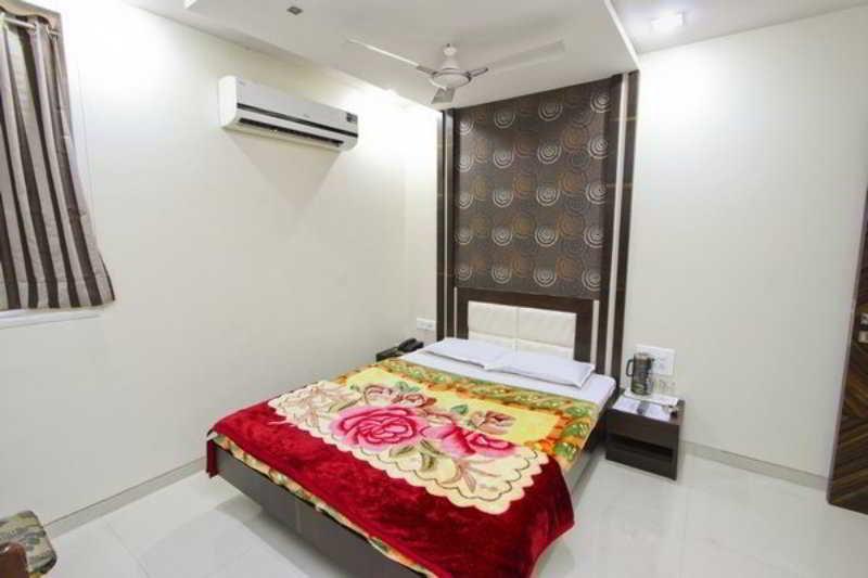 Fabexpress Satellite 3* Mumbai