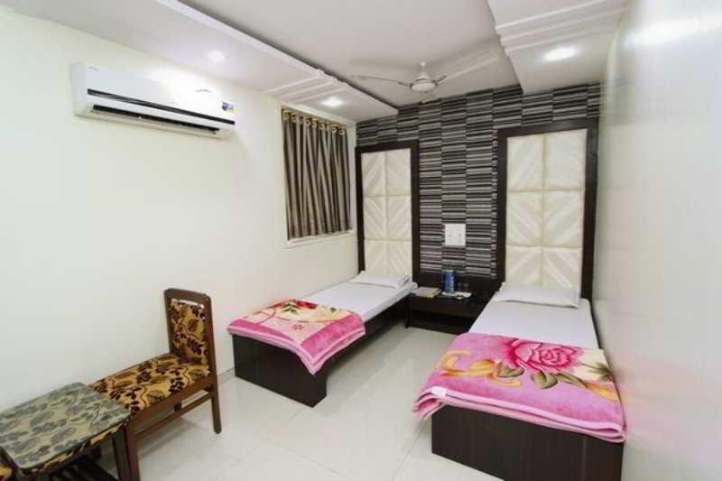 Fabexpress Satellite Hotel Mumbai