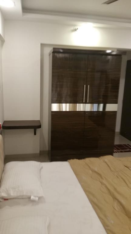 Arista Service Andheri 2*