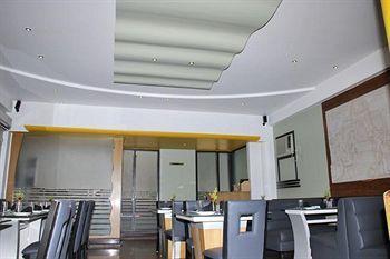 Hotel Columbus Mumbai