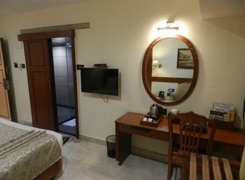 The Emerald & Executive Hotel 3*