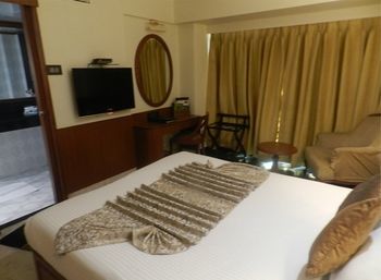 Hotel The Emerald & Executive