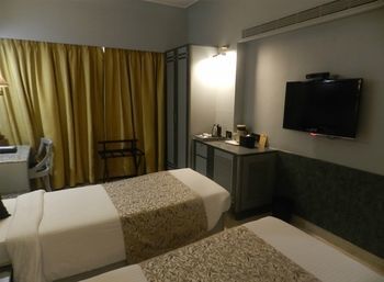Hotel The Emerald & Executive 3*
