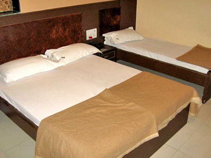 Fabexpress Highway Residency Hotel
